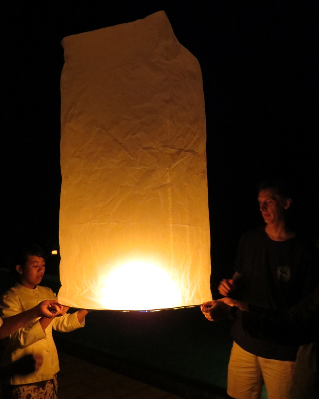 Lighting a Lantern, Selamatan Dinner, Amanjiwo