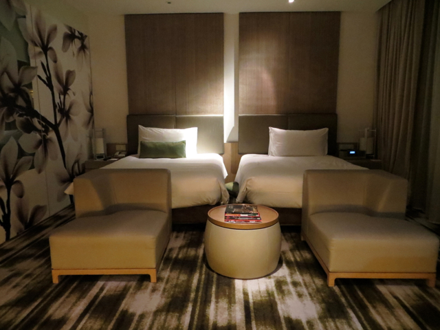 Crowne Plaza Singapore Changi Airport Hotel Review - Executive Club Room
