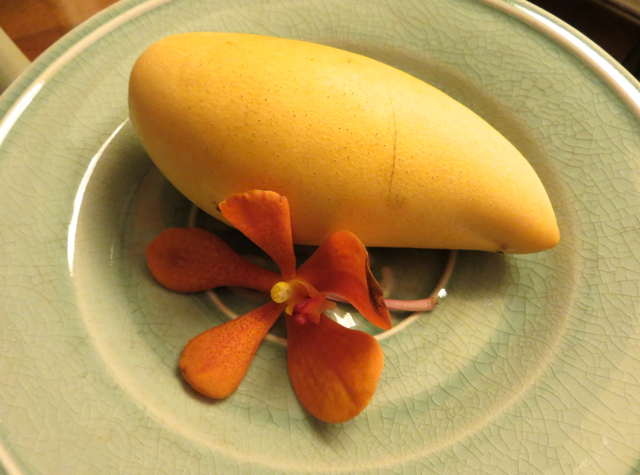 Four Seasons Bangkok Welcome Amenity: Fresh Mango
