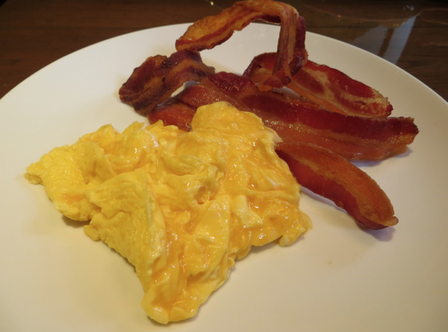 Eggs Cooked to Order with Bacon, Four Seasons Bangkok Breakfast Buffet