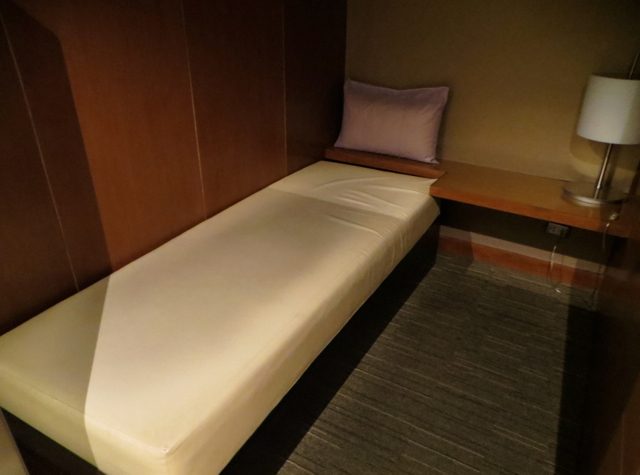 Thai Airways Royal Orchid Lounge Bangkok Review And Photos