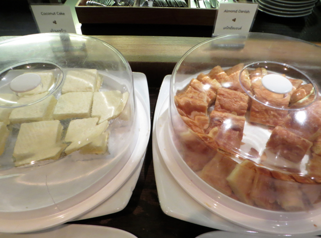 Thai Airways Royal Orchid Lounge Bangkok Review - Coconut Cake and Almond Danish