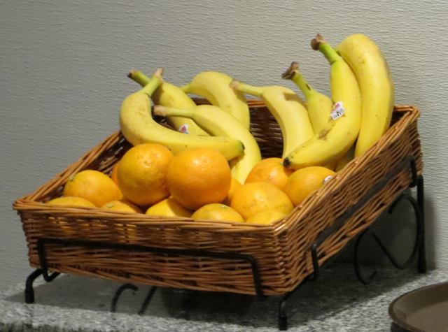 Alaska Airlines Board Room Lounge Review - Fresh Fruit