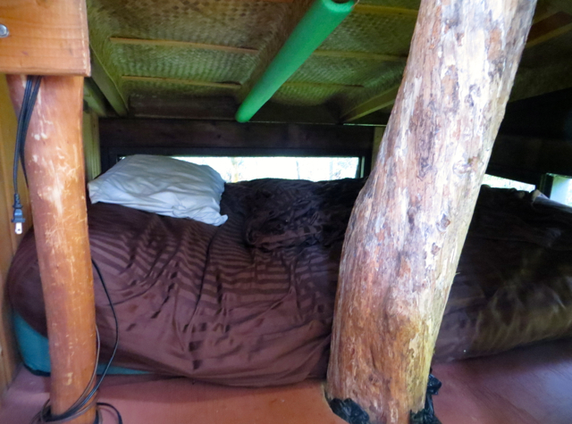 Hawaii Volcano Treehouse Review - Cozy Kids' Bed