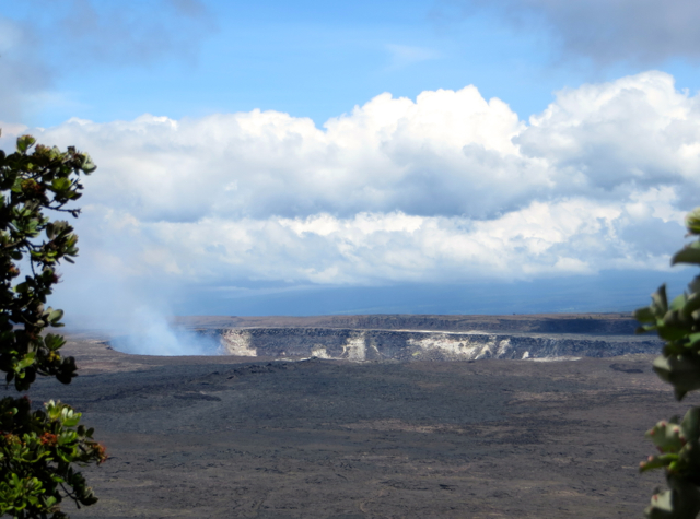 Hawaii Volcanoes National Park: Kilauea Crater