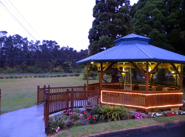 Kilauea Lodge Lawn and Gazebo