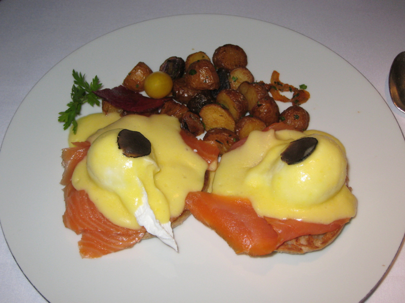 Eggs Benedict with Smoked Salmon, Clement